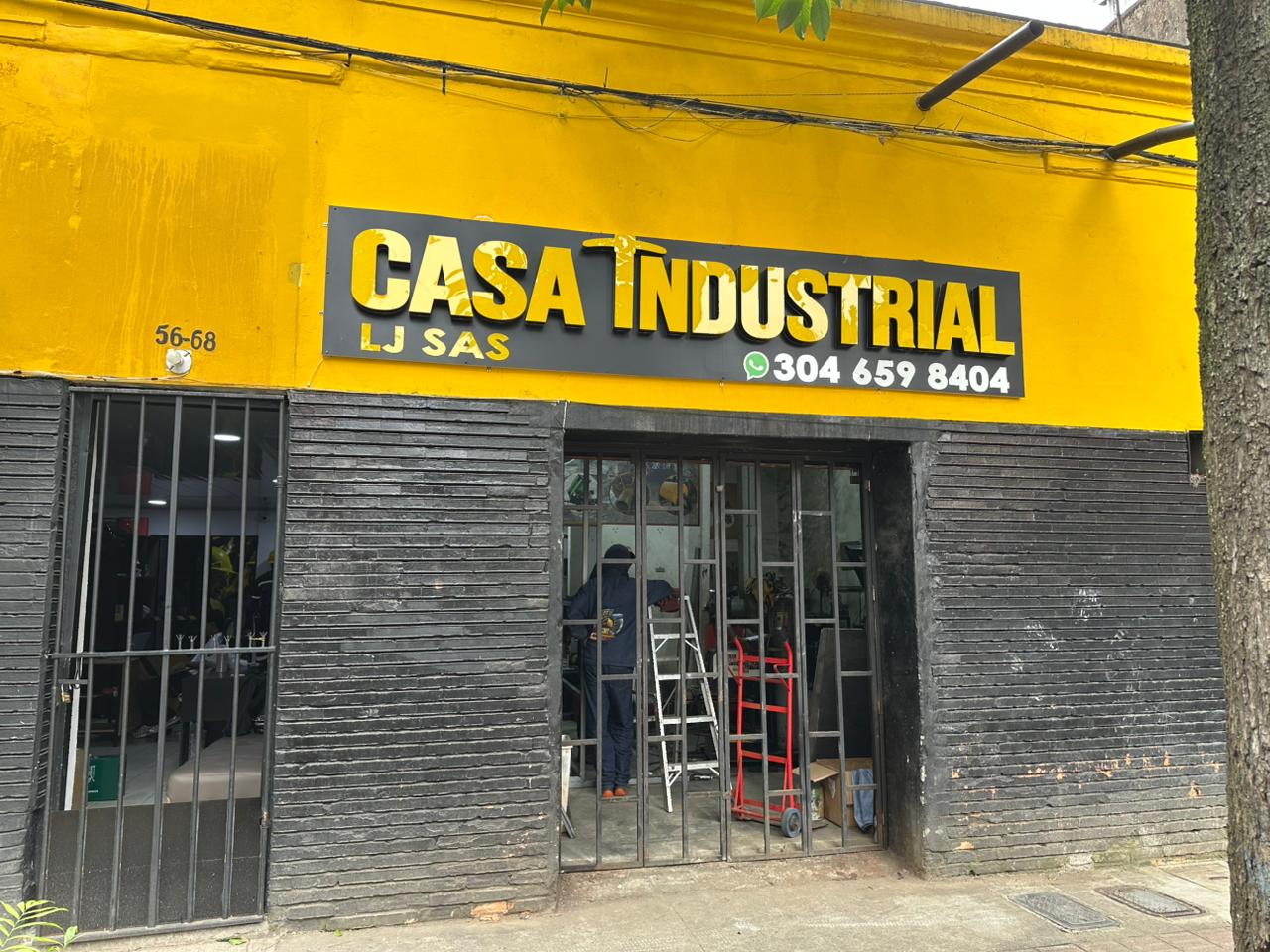 Fachada Casa Industrial LJ SAS